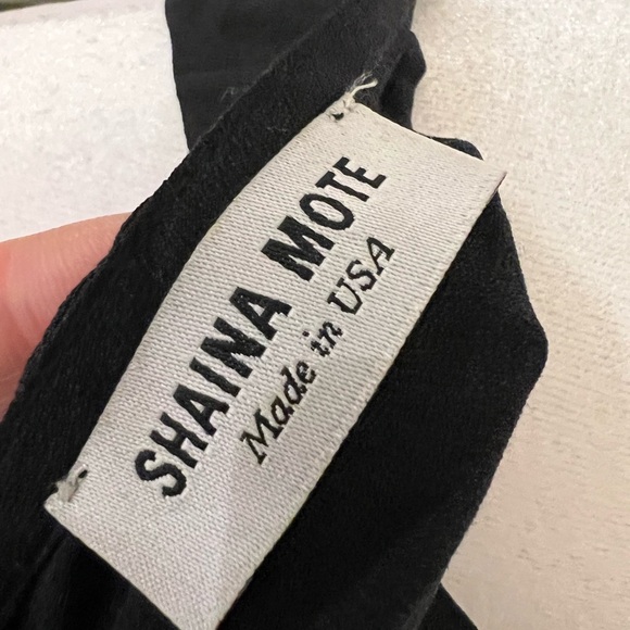 Black Sleeveless Women's Top - Picture 5 of 6